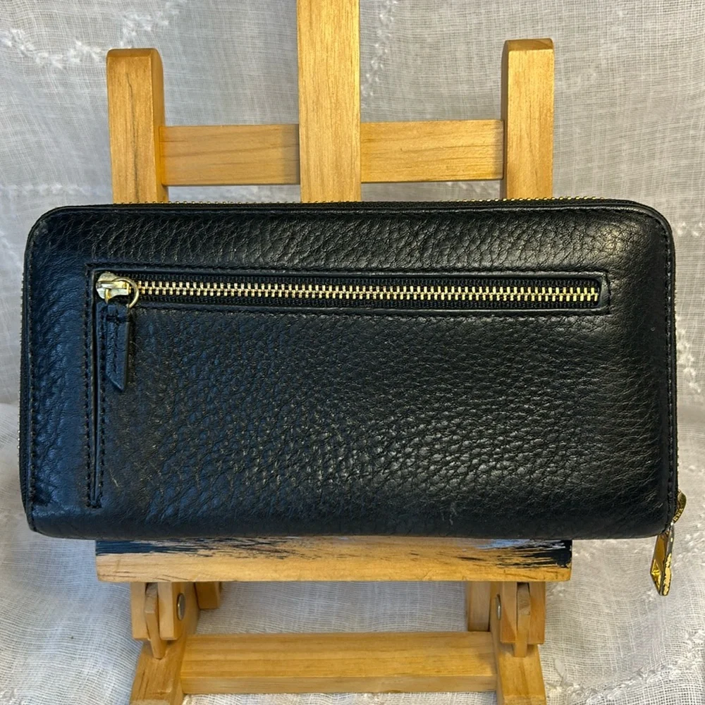 Fossil hardly used leather large wallet